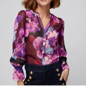 White House Black Market - gorgeous Spring floral blouse 🌷🌺🌸